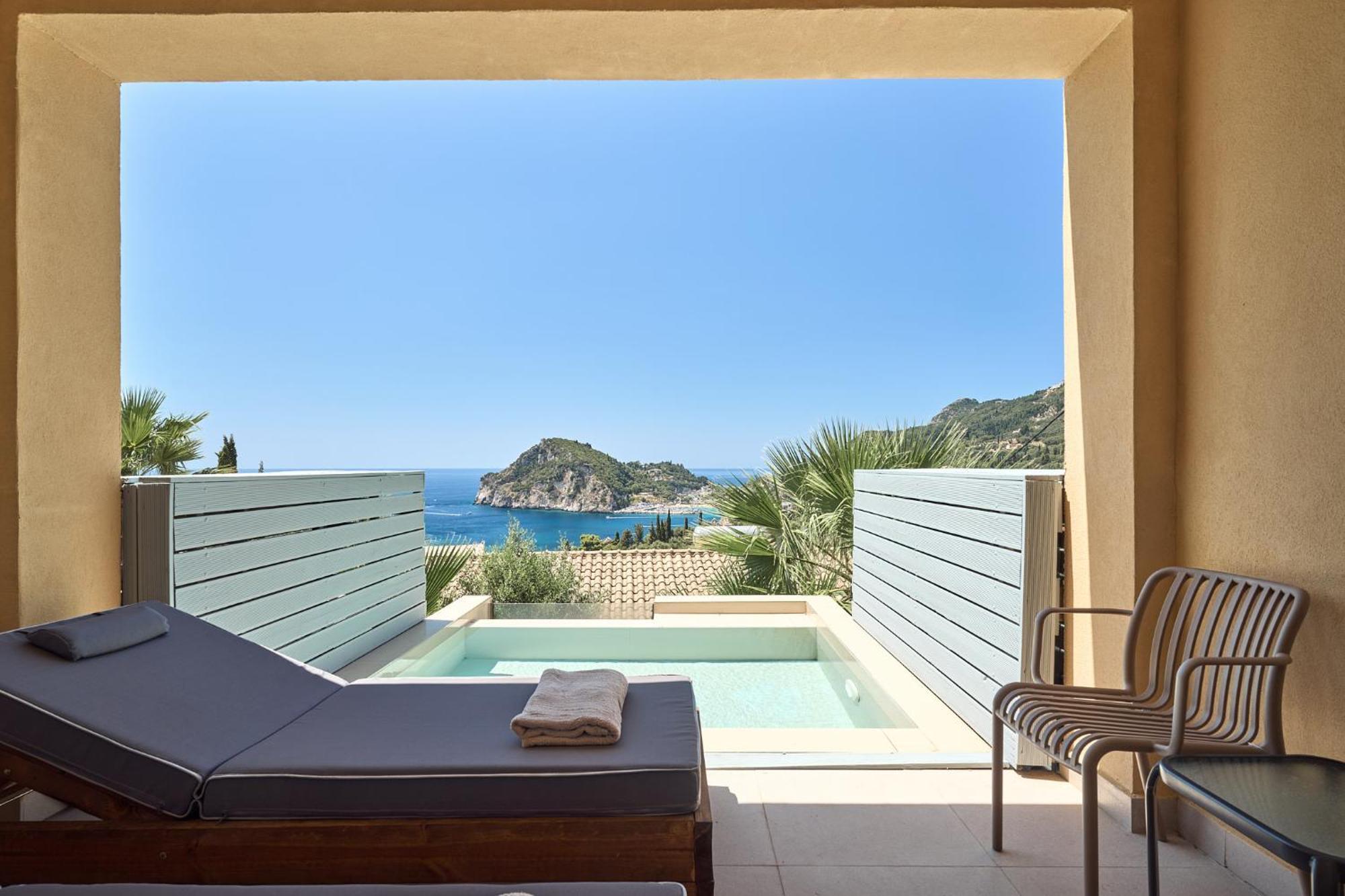Superior Private Pool
