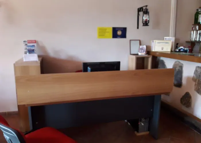 Angela Hotel Γουβιά