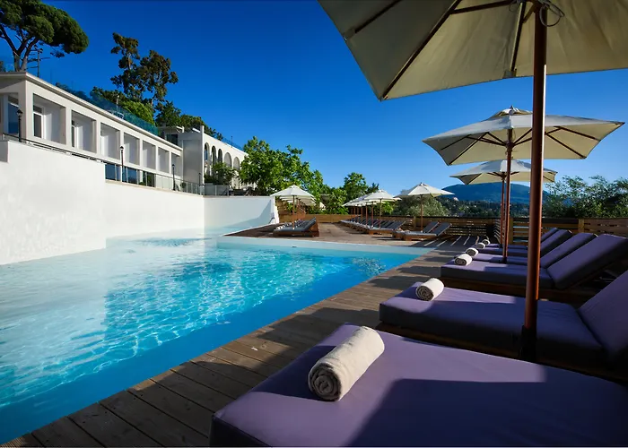 Hotels in Kanoni (Corfu)