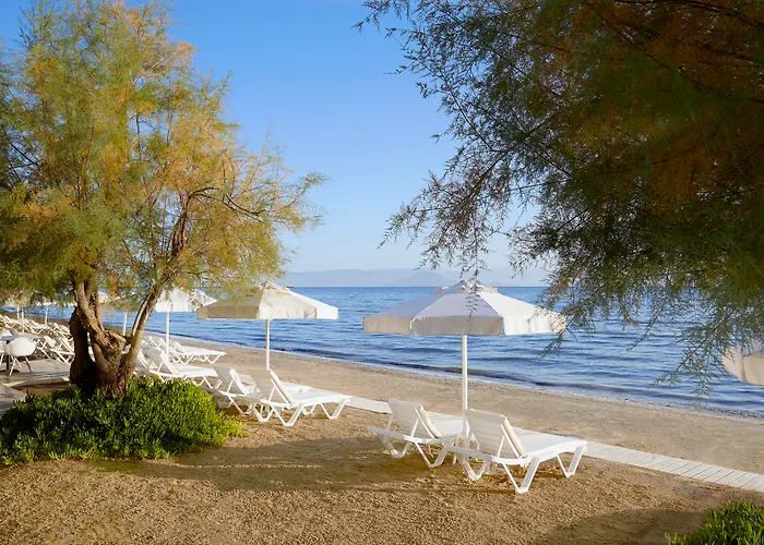 Luxushotel in Kávos nahe Strand von Arkoudilas