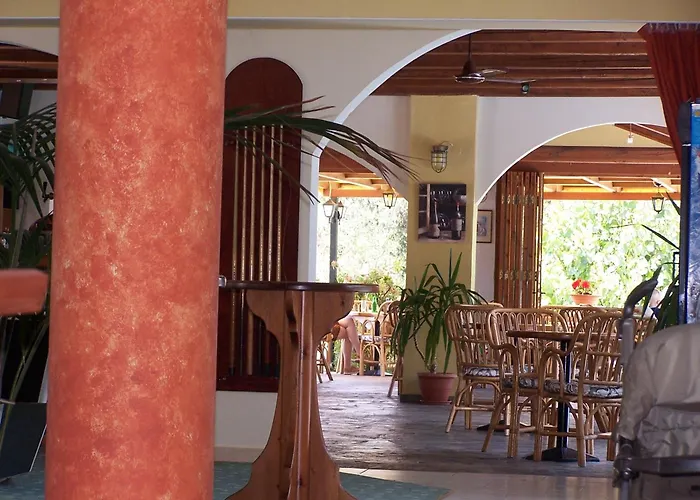 Perros Hotel Agios Stefanos Avliotes 