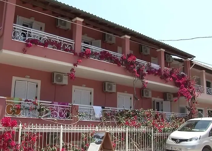 Agios Gordios (Corfu) hotels near Achilleion